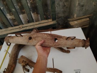 Giogo per bovini in legno antico
