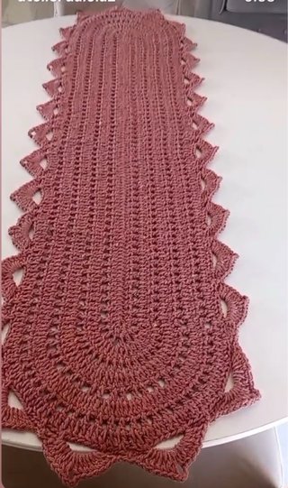 Camino de Mesa en Crochet Hecho a Mano .