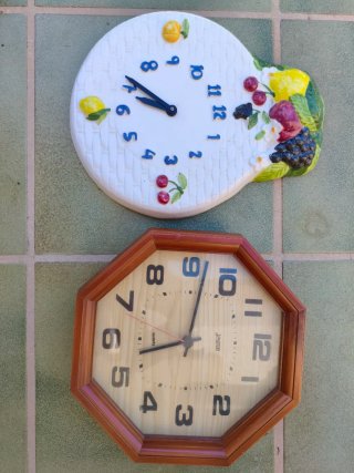 Reloj J.PASTOR de pared blanco y madera