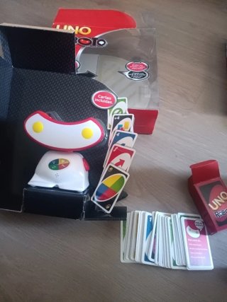 UNO Roboto Juego de Mesa Interactivo