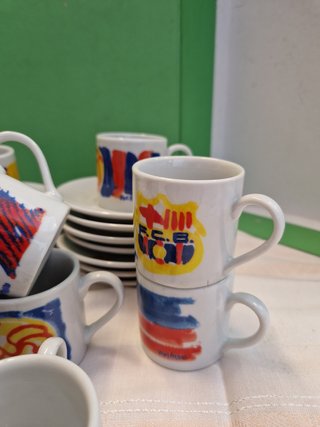 Juego pocillos café y platos decorados