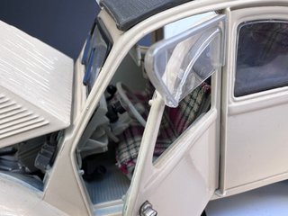 Citroën 2CV 1/18 Maisto 1952 Beige