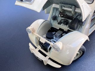 Citroën 2CV 1/18 Maisto 1952 Beige