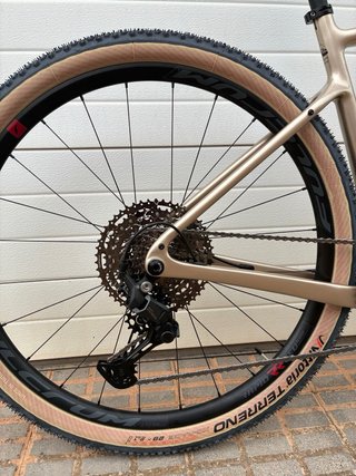 Nuova Bicicleta Gravel Carbono