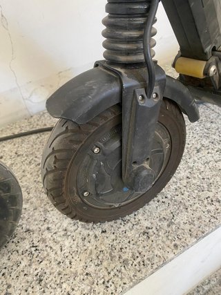 2 Patinetes Eléctricos Sabaway y Road