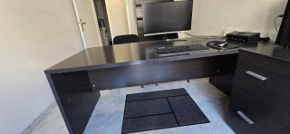 Armario,mesa,sillas,archivador despacho u oficina