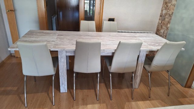 Mesa de comedor extensible (hasta 2,40 m) – madera