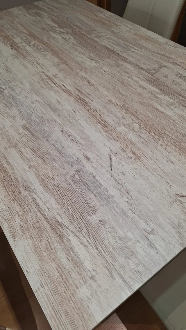 Mesa de comedor extensible (hasta 2,40 m) – madera