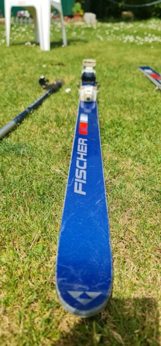 Esquís FISCHER con bastones
