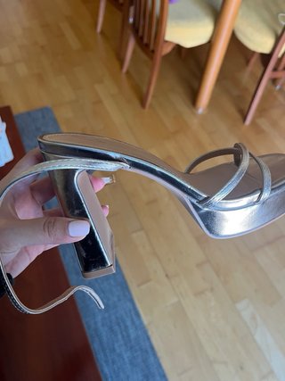 Tacones dorados Mim
