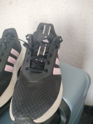 Zapatillas Adidas Negras y Rosas