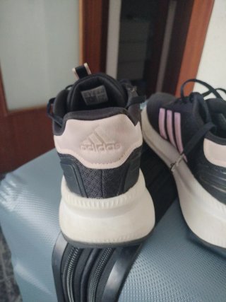 Zapatillas Adidas Negras y Rosas