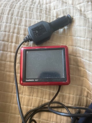 GPS Garmin nüvi Rojo con Cargador