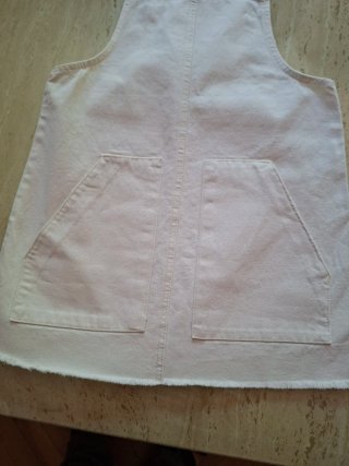Falda vaquera beige con tirantes