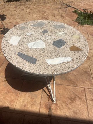 Tavolo da giardino rotondo in terrazzo