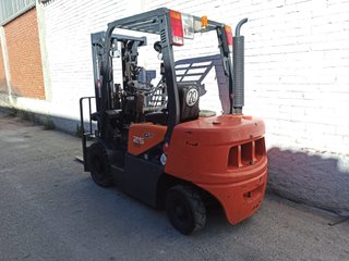 DOOSAN D25G Toro Diésel Matriculado