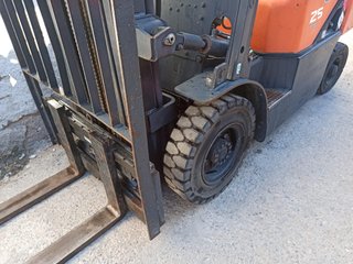 DOOSAN D25G Toro Diésel Matriculado