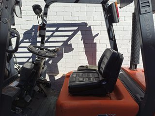 DOOSAN D25G Toro Diésel Matriculado