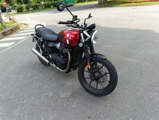 Triumph Street Twin 900