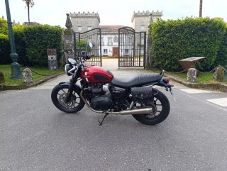 Triumph Street Twin 900