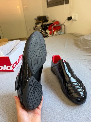Zapatillas Cold Culture  Negras y Rojas