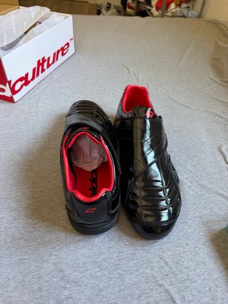 Zapatillas Cold Culture  Negras y Rojas