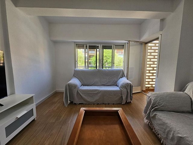 Piso en alquiler en Ciutat Jardí en Valencia - Imagen 2