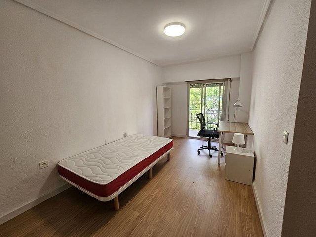 Piso en alquiler en Ciutat Jardí en Valencia - Imagen 11