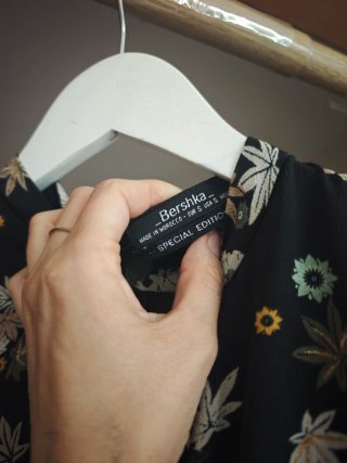 Mono corto Bershka flores