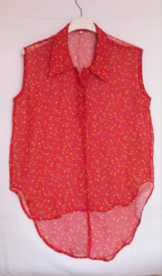 Blusa verano roja floral