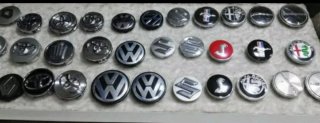 Tapabujes Audi Volkswagen Mercedes BMW emblema log