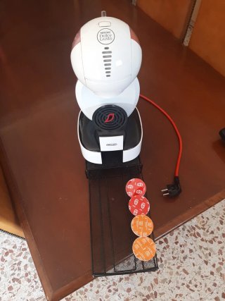 Cafetera Nescafé Dolce Gusto ( automatica)