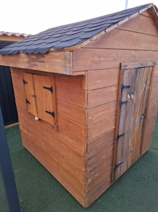 Casita de madera para jardín