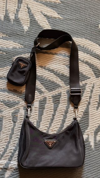 Bolso Prada Negro Nylon Re-Edition 2000