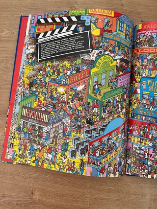Libro donde esta WALLY en Hollywood