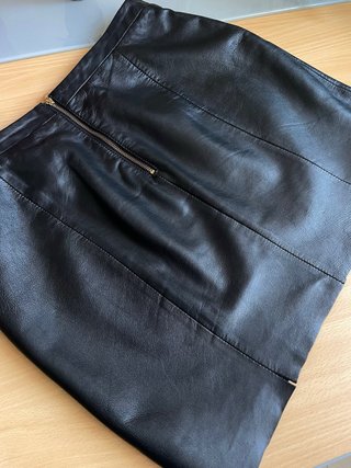 Falda Mango Piel Negra Talla 42