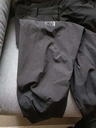 Pantaloncini da escursionismo Millet neri