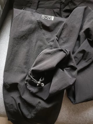 Pantaloncini da escursionismo Millet neri