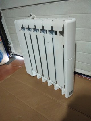 RADIADOR. EMISOR TERMICO FACULA.