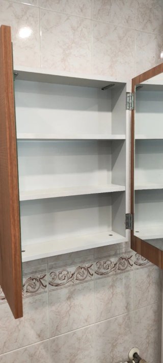 Mueble de baño y mueble auxiliar