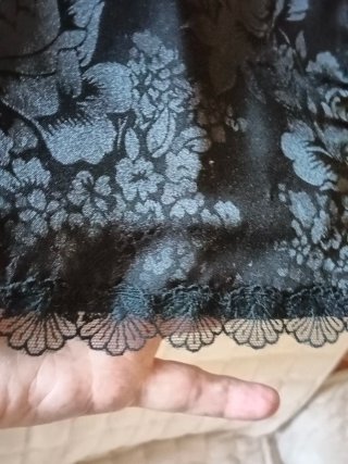 Faltriquera negra con encaje