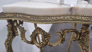 Mesa auxiliar vintage bronce y mármol