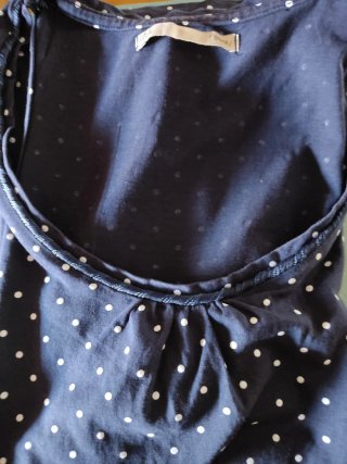 Camiseta tirantes azul lunares
