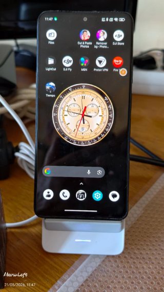 Equipos tecnológicos (móvil - tablet - trípode)