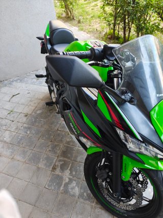 Kawasaki Ninja 2022 Sportbike Verde/Negro