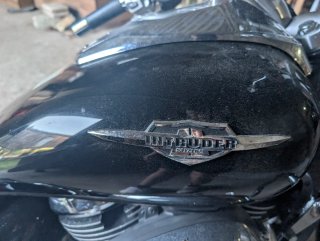 Suzuki Intruder M800 Negra