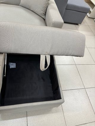 Sofá cama beige con doble arcón