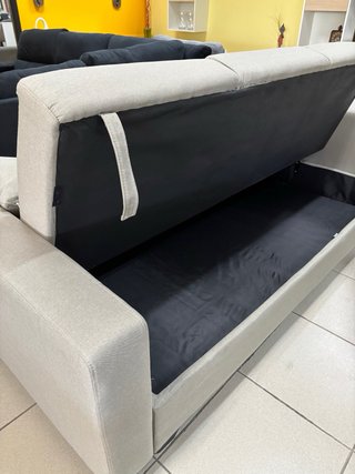 Sofá cama beige con doble arcón