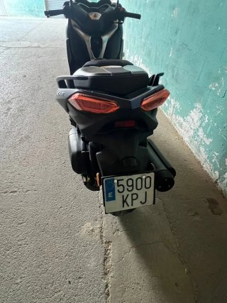 Yamaha XMAX Negra/Azul Maxi Scooter