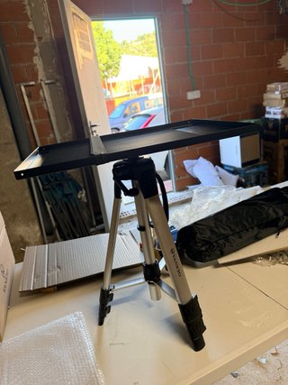 Trípode Portátil PT20 para Proyector/Laptop